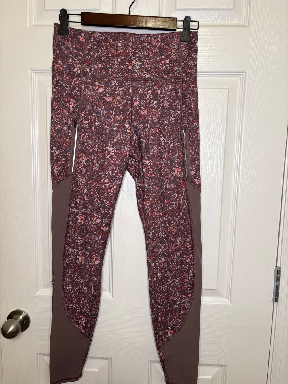 Athleta Mauve Floral-Pattern High-Rise Leggings with Side Zip Pockets Size S